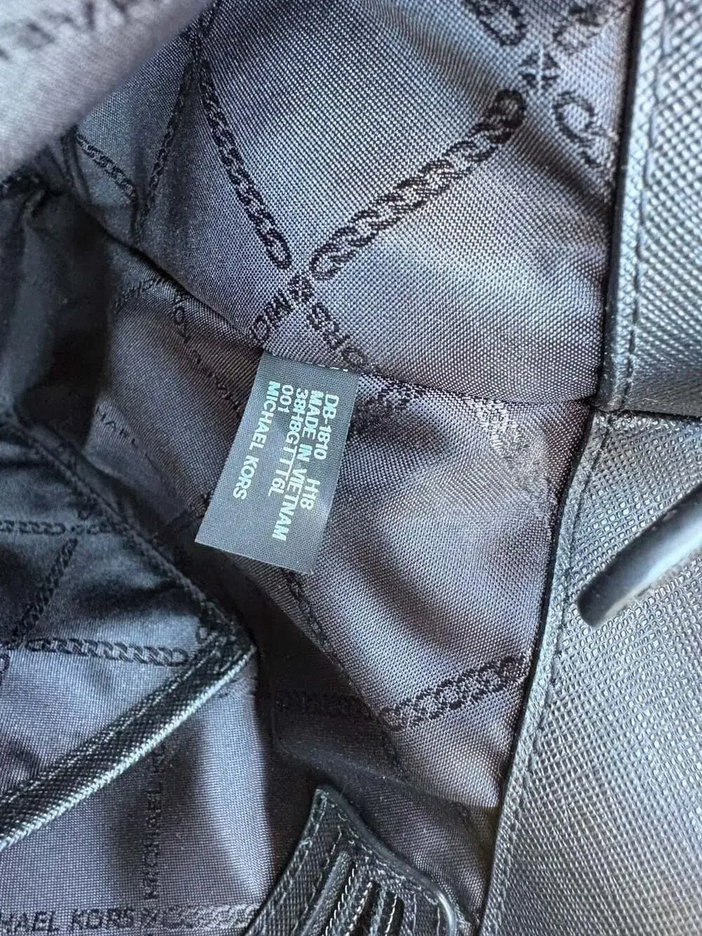 Michael Kors Jet Set Medium Saffiano Leather Snap Pocket Tote Bag